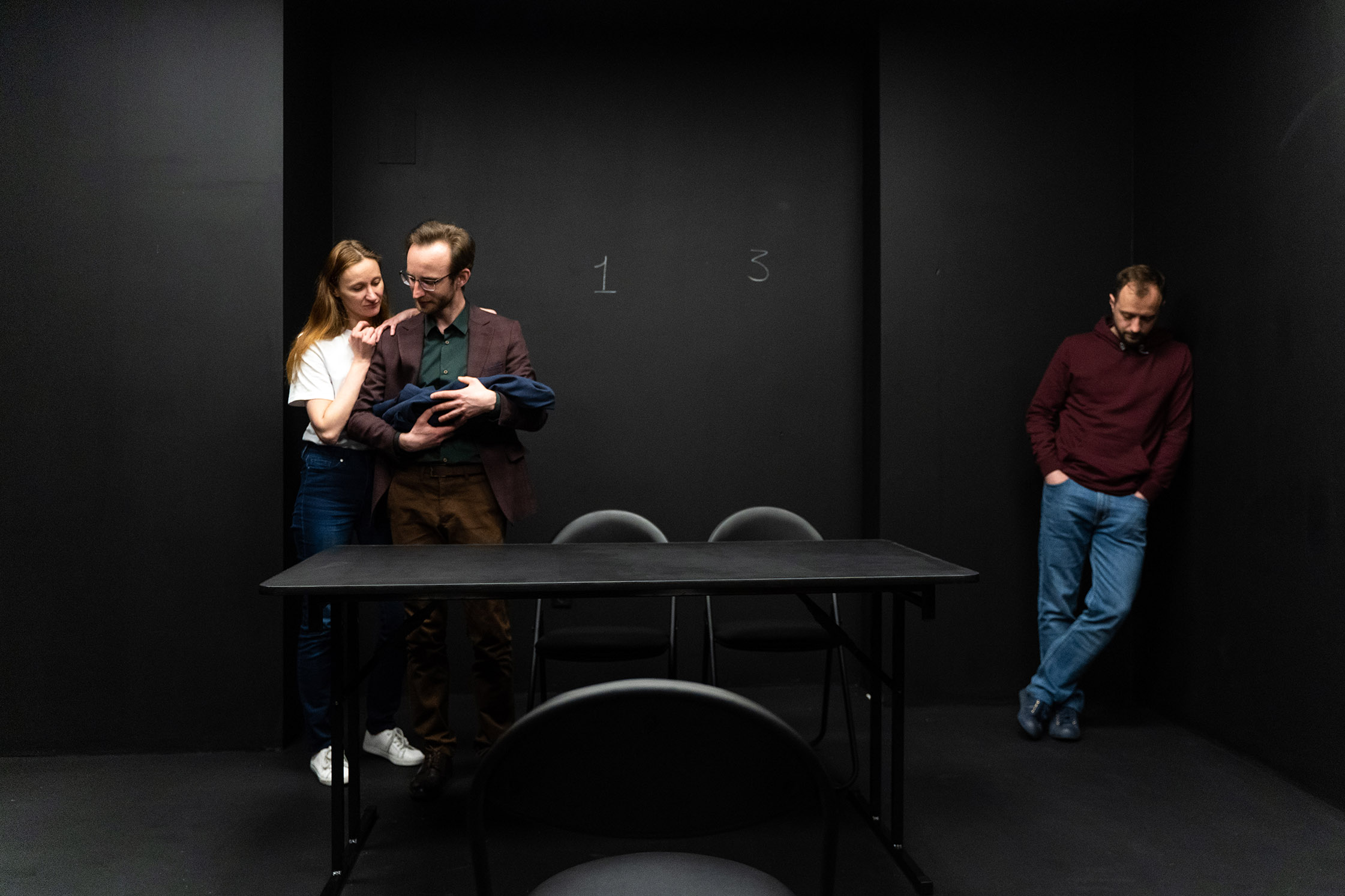 Лицом к стене