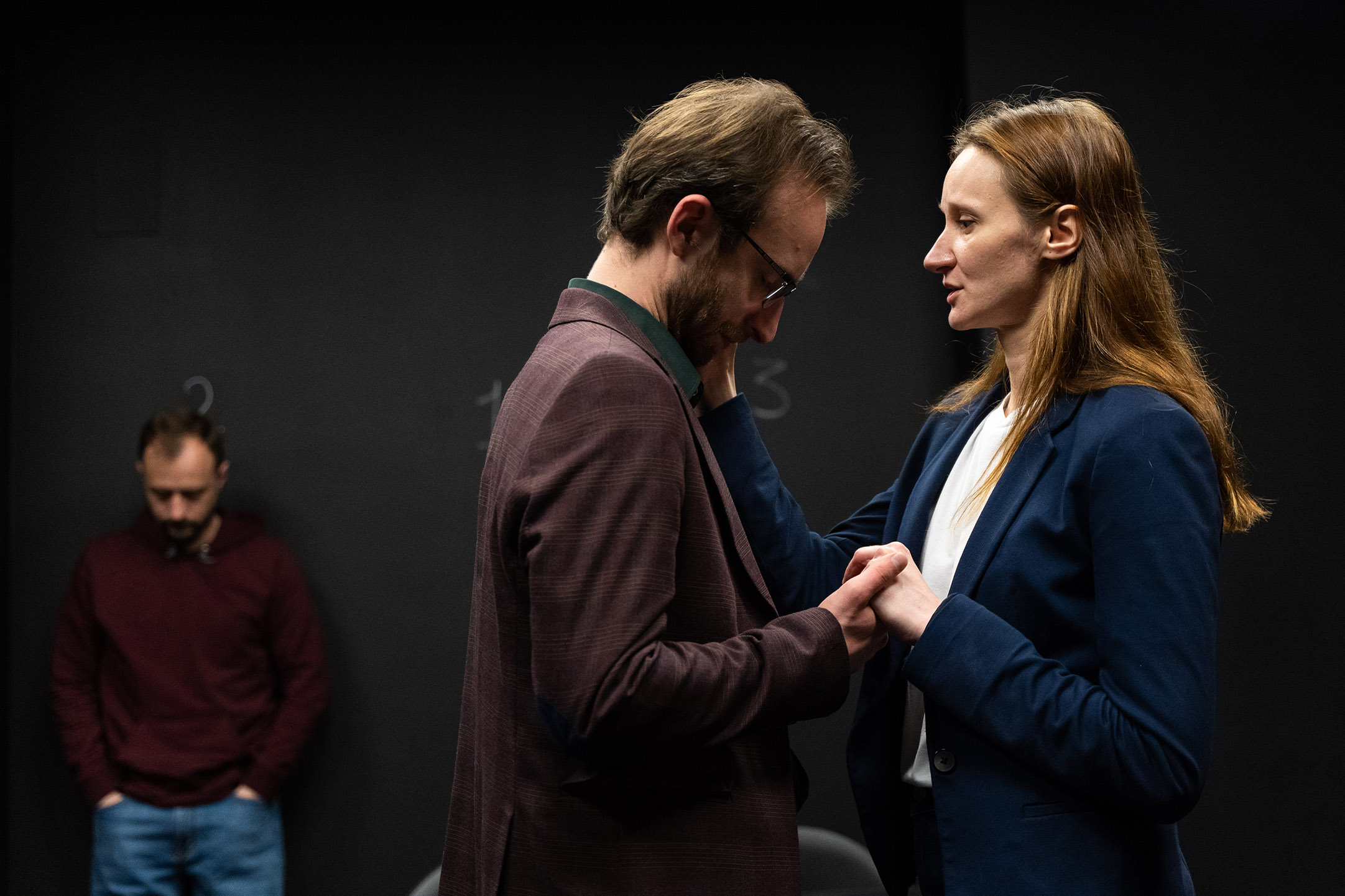 Лицом к стене