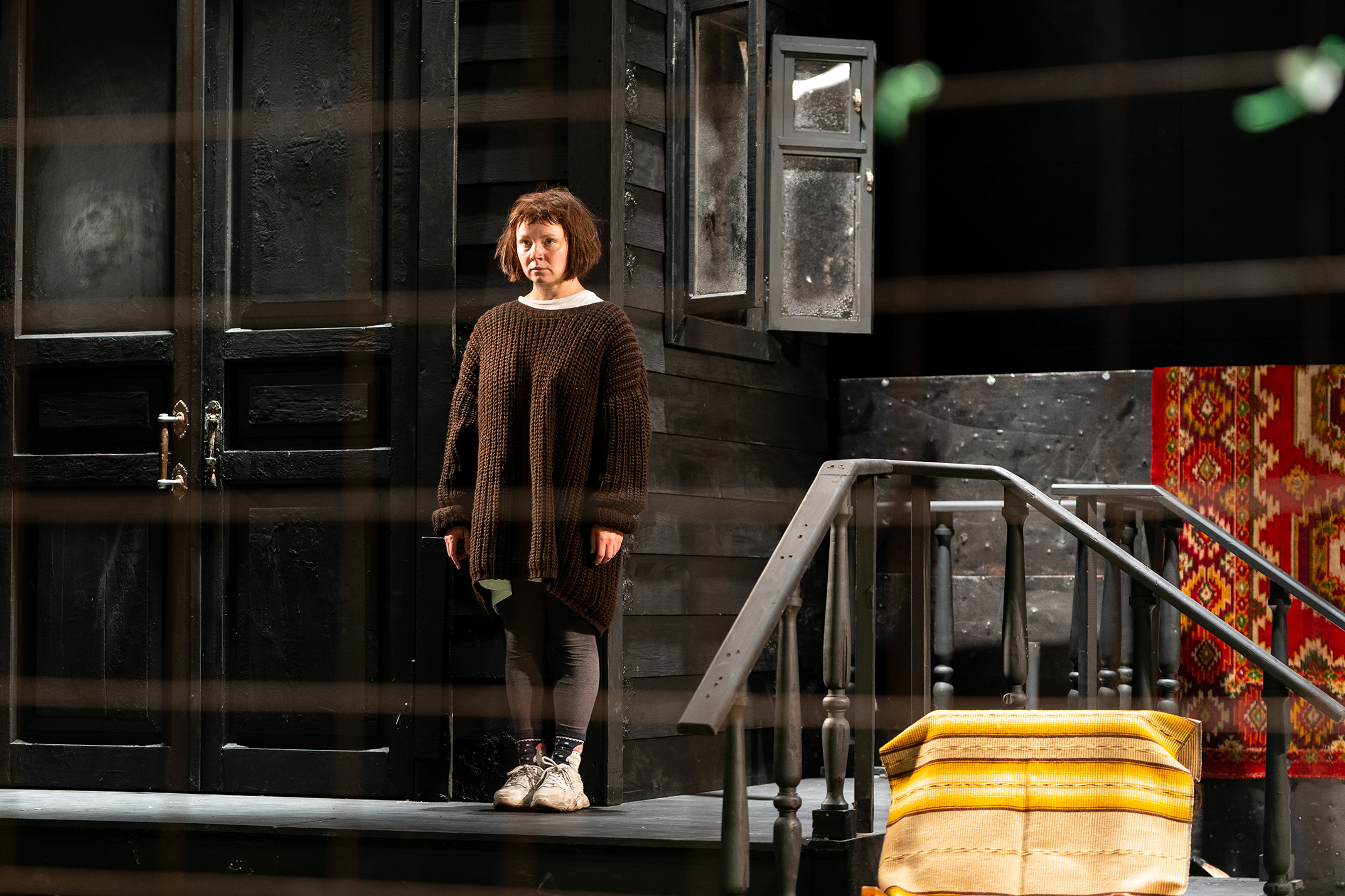 Я была в доме и ждала, чтоб дождь пришел