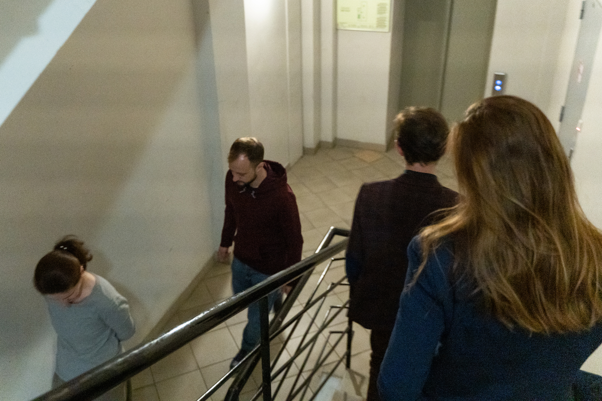 Лицом к стене